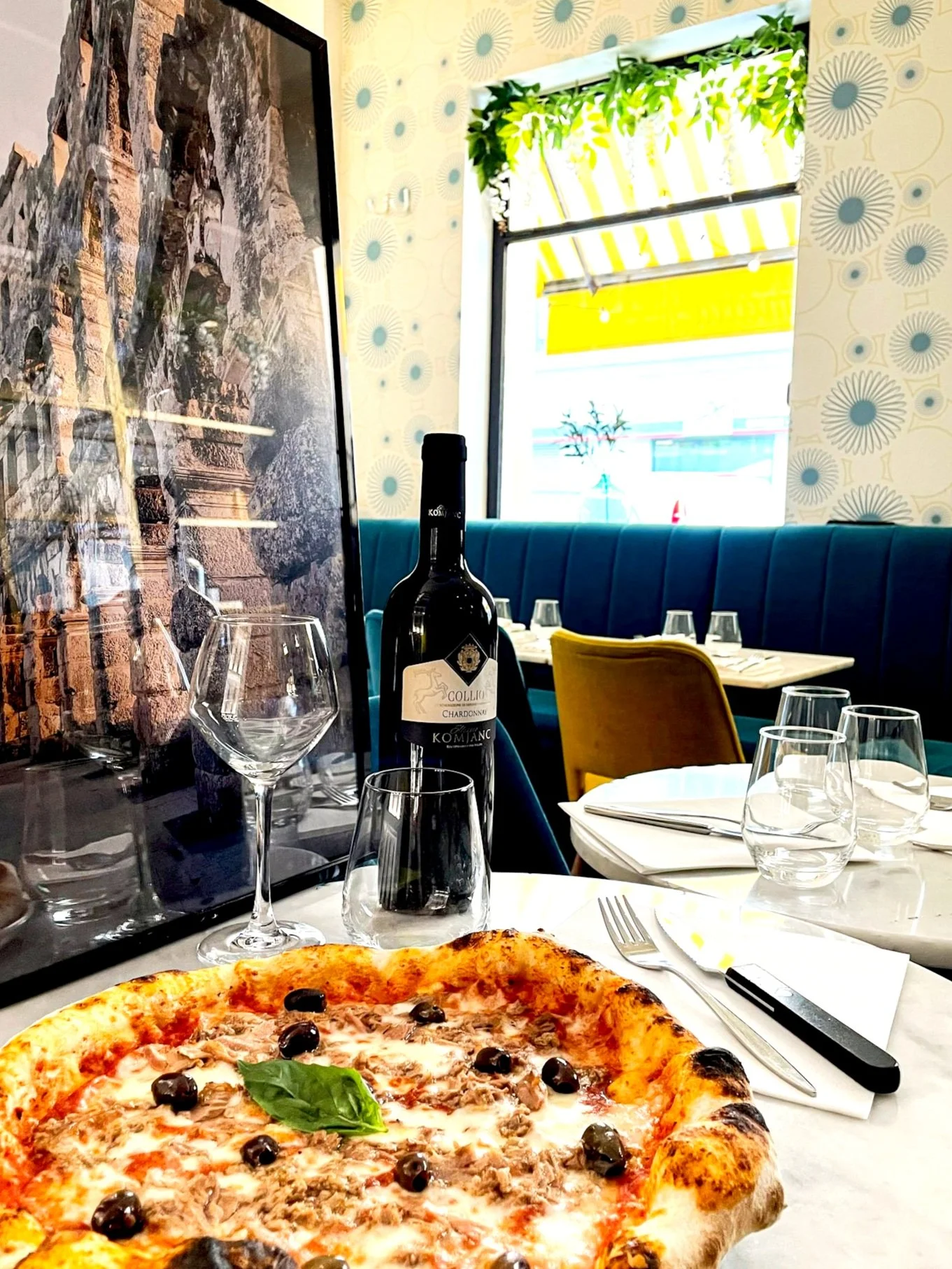 Décoration intérieure chaleureuse du restaurant italien Perlamatta à Paris 15